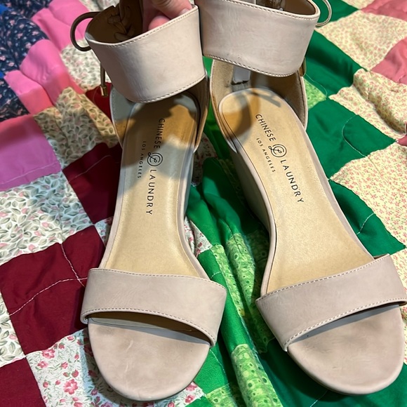 chinese laundry nude wedges